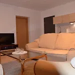 With Outdoor Jacuzzi And Sauna Διαμέρισμα Βίλνιους