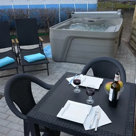 With Outdoor Jacuzzi And Sauna Vilnius