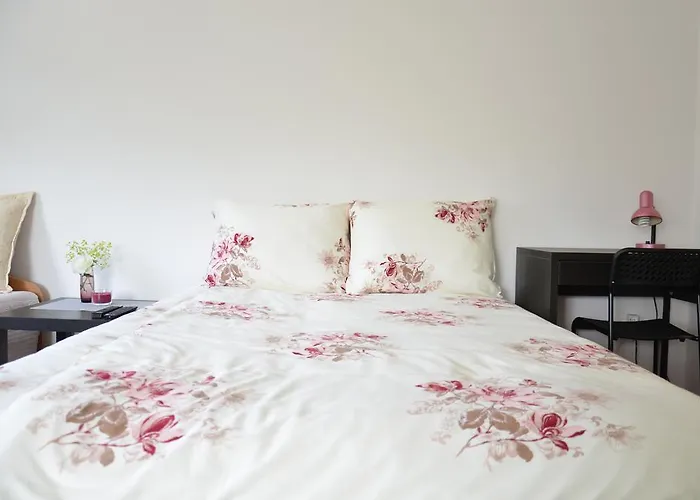 With Outdoor Jacuzzi And Sauna *