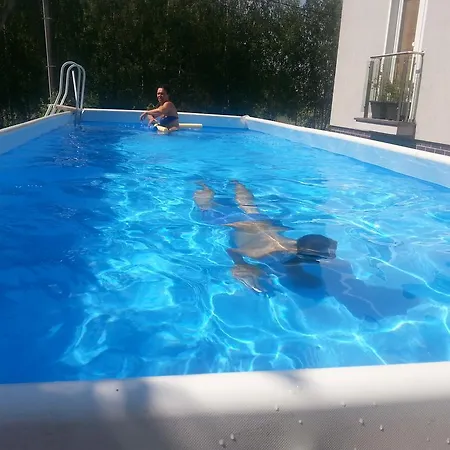 With Outdoor Jacuzzi And Sauna Apartman *